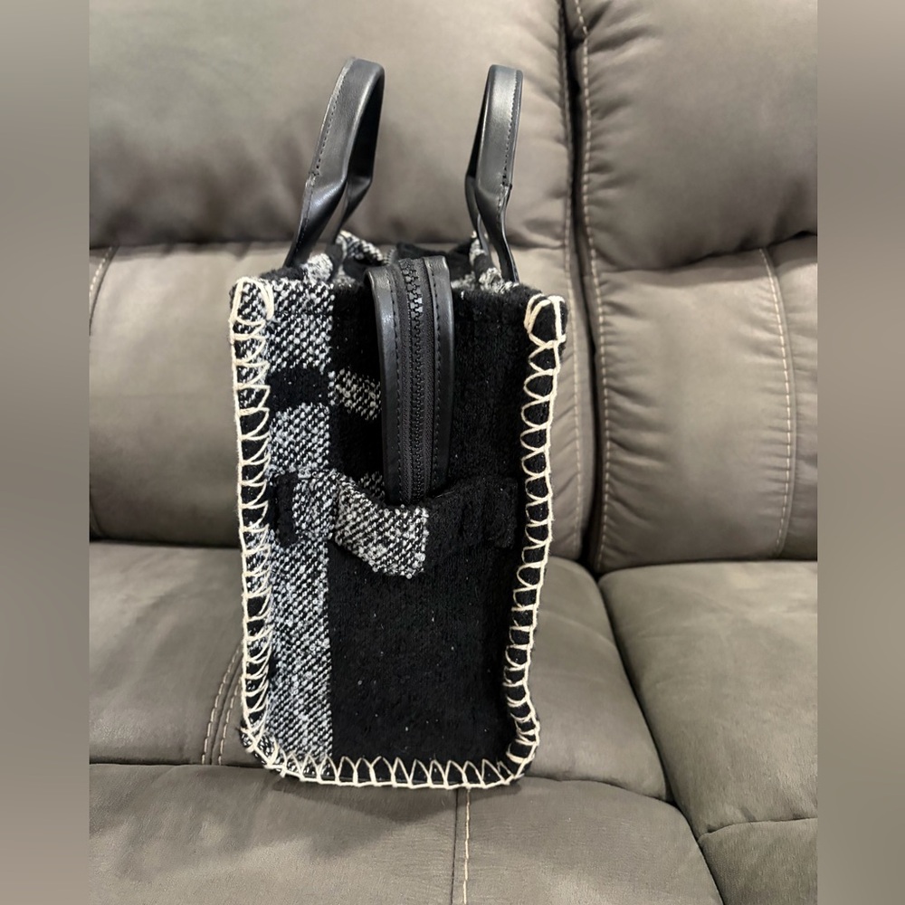 RARE Marc Jacobs Medium Tote Bag - Picture 5 of 14